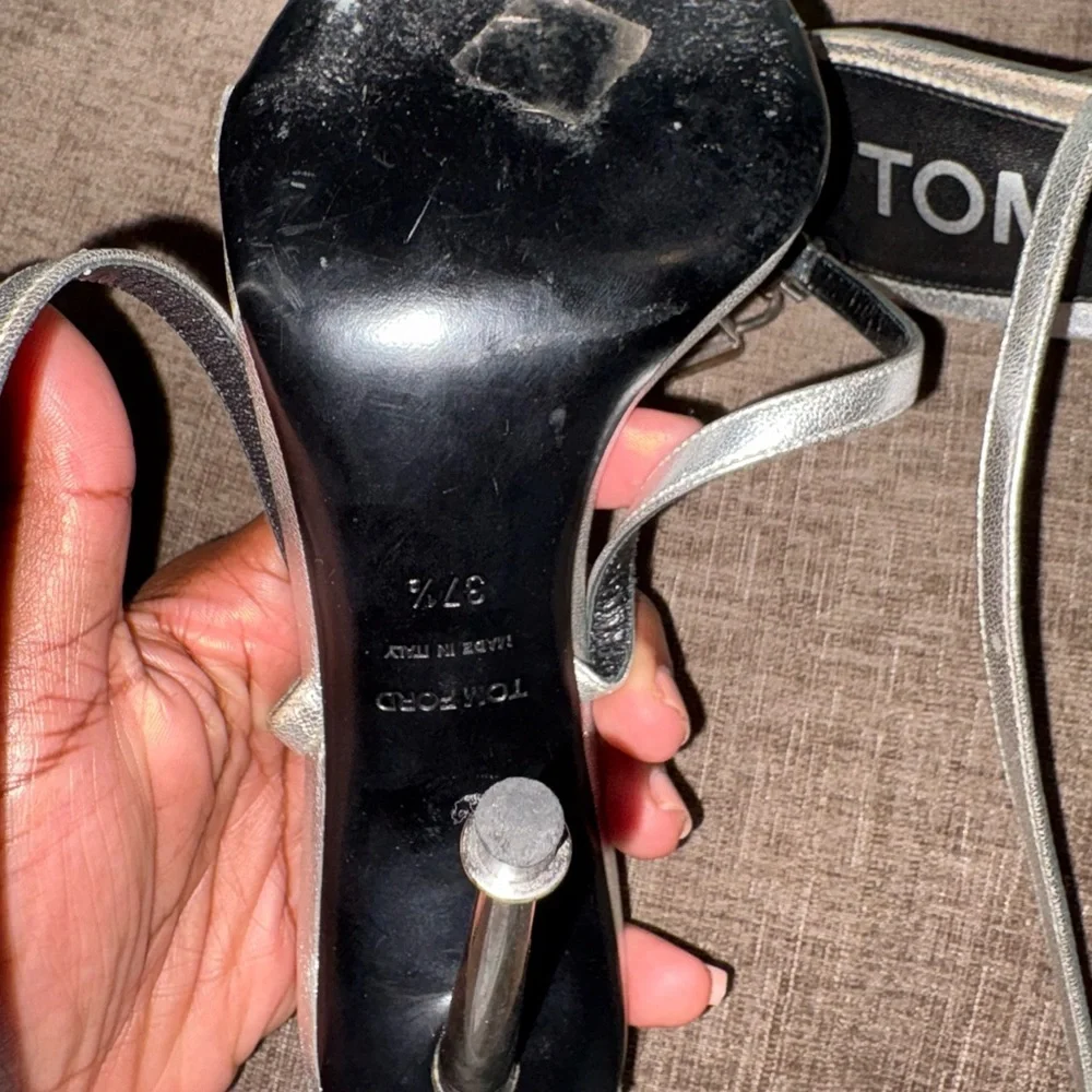AUTHENTIC TOM FORD METALLIC SILVER PADLOCK HEELS — SIZE 7.5 ✨